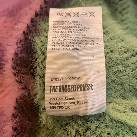 The Ragged Priest sweater - Picture 9 of 10